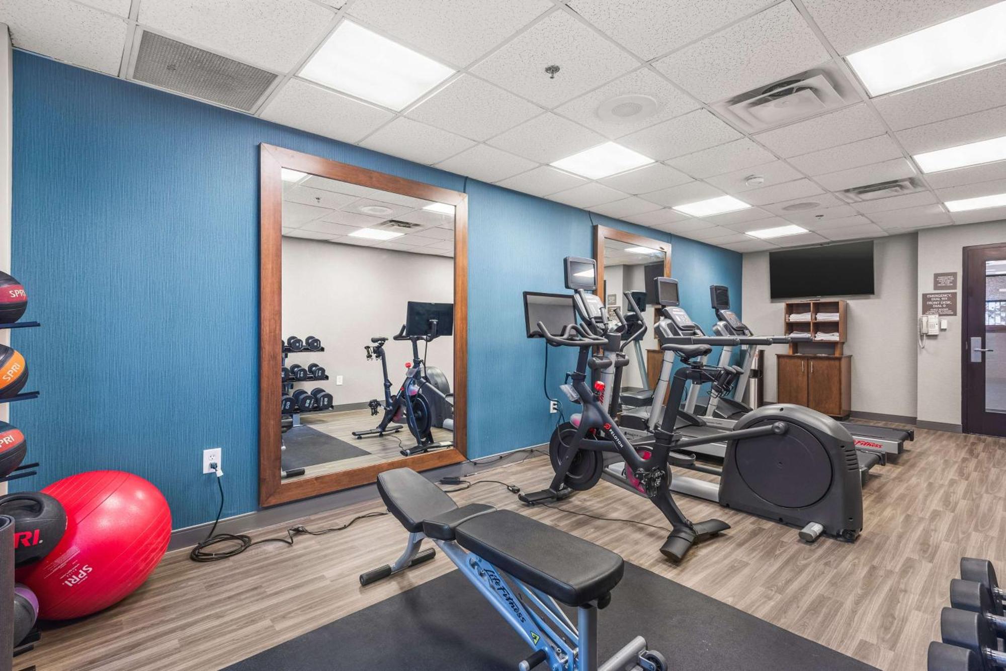 Hampton Inn Columbus-North Kültér fotó